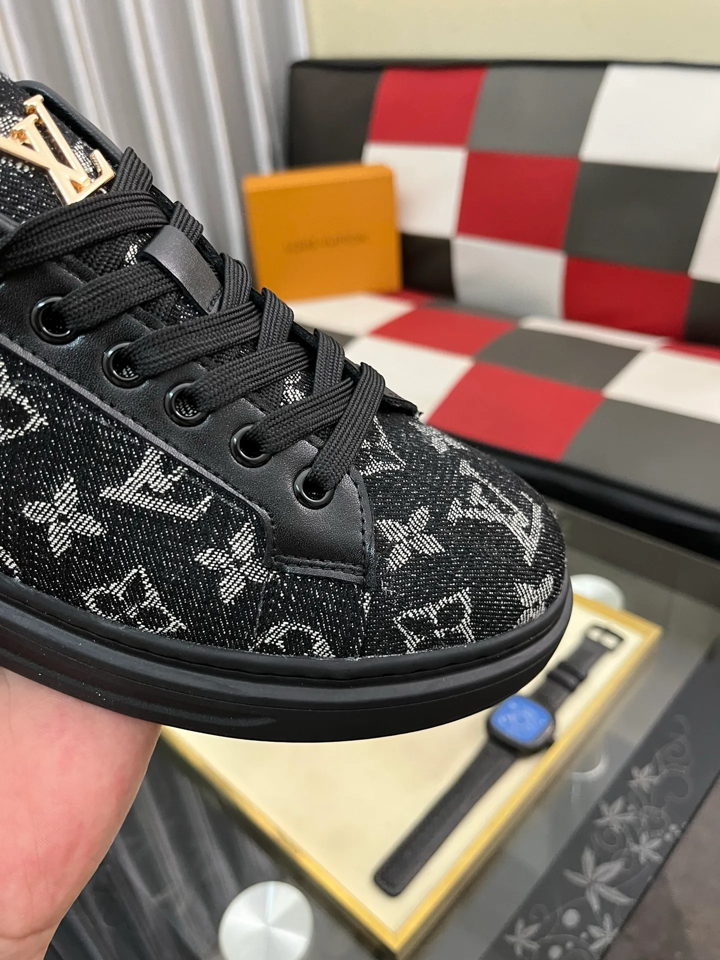 Men's shoes 💰400⌚️⌚️LV Louis Vuitton. The latest trendy casual shoes are popular in physical stores in sizes 38-44. New spring and summer comfortable imported custom original cowhide, unique jacquard fabric element design. Paired with sheepskin lining, Lv original bottom, [taiyang][taiyang] high-end packaging and high quality💪Details determine the quality, you can enter and leave the counter at will, welcome to compare🇮🇹